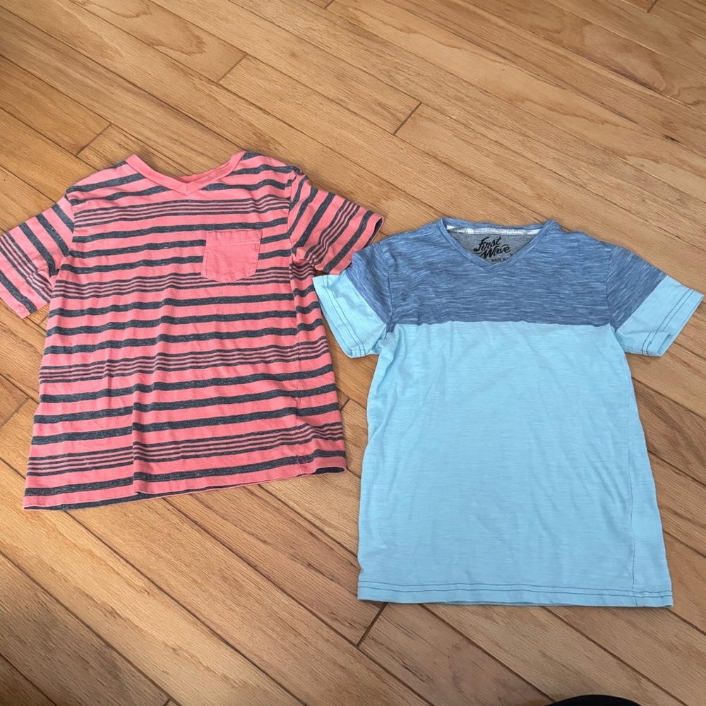Boys small tshirts (2)
